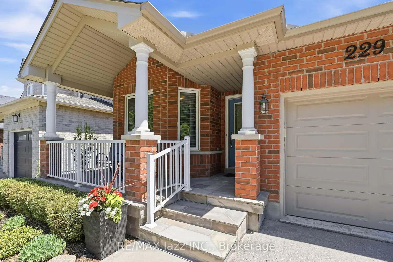 229 Union Avenue photo 3