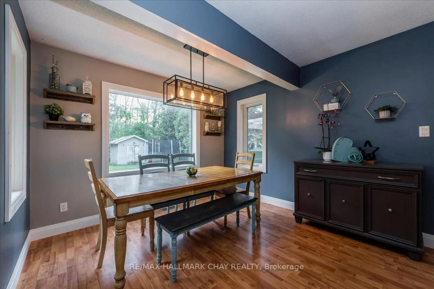 4049 Bayview Avenue photo 4
