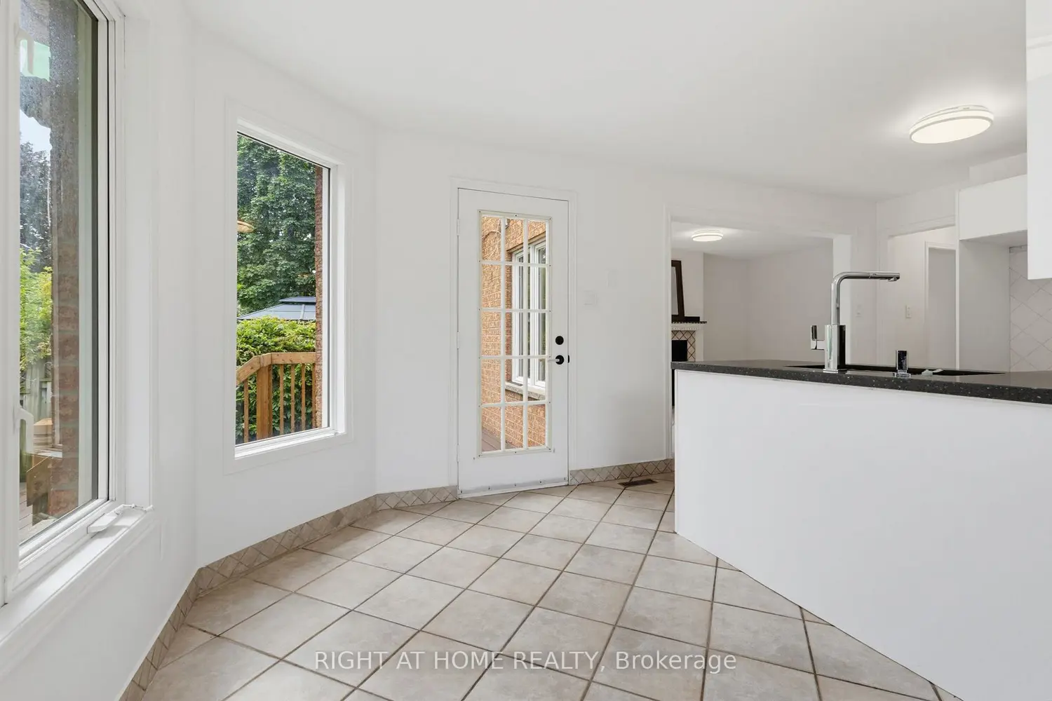 1087 Augustus Drive photo 3