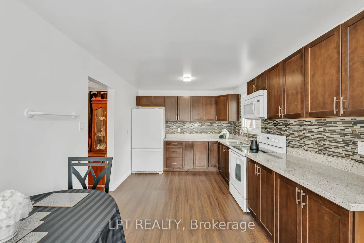 95 Huntingwood Crescent photo 5