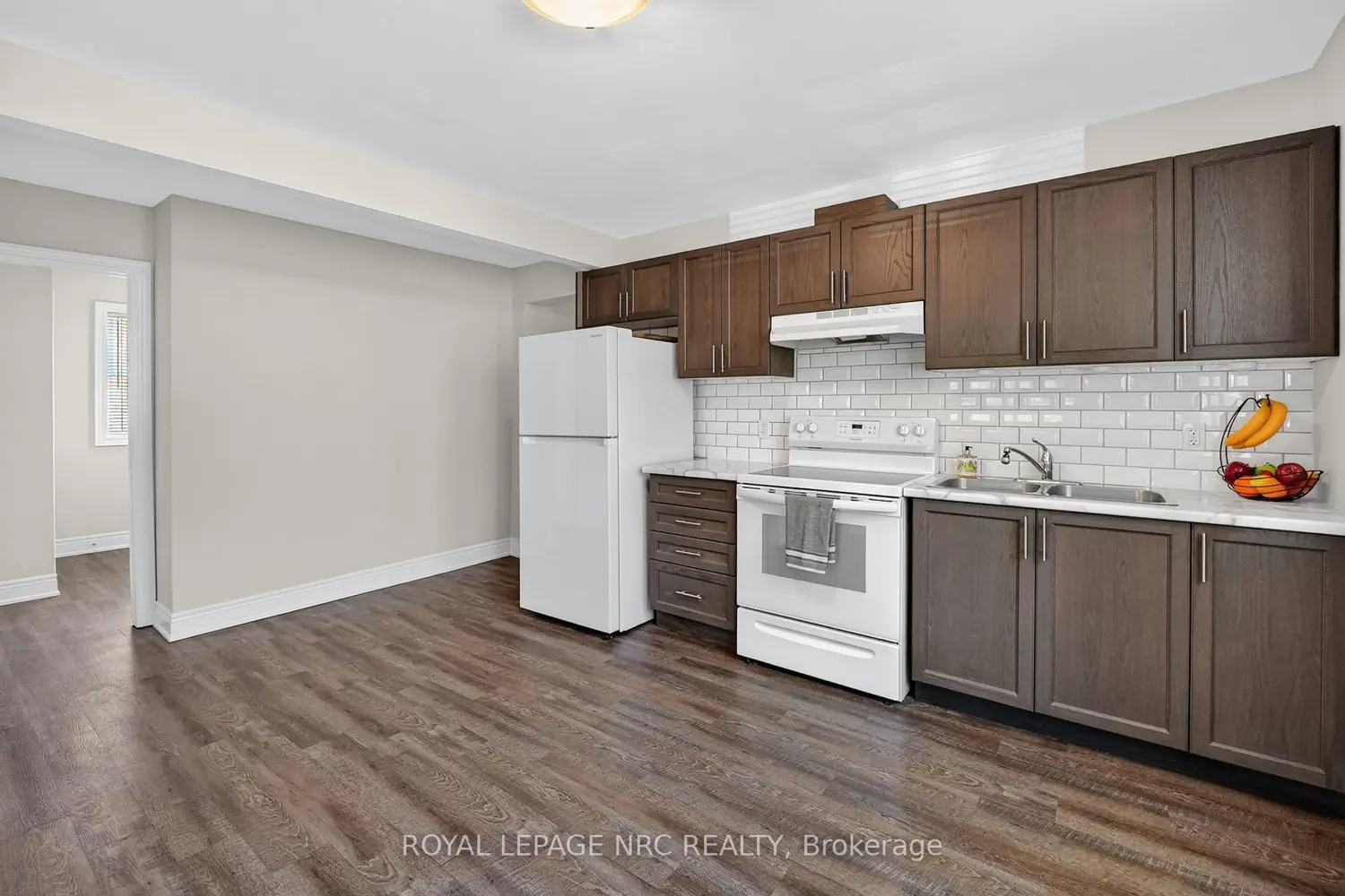 185 Catherine Street photo 4