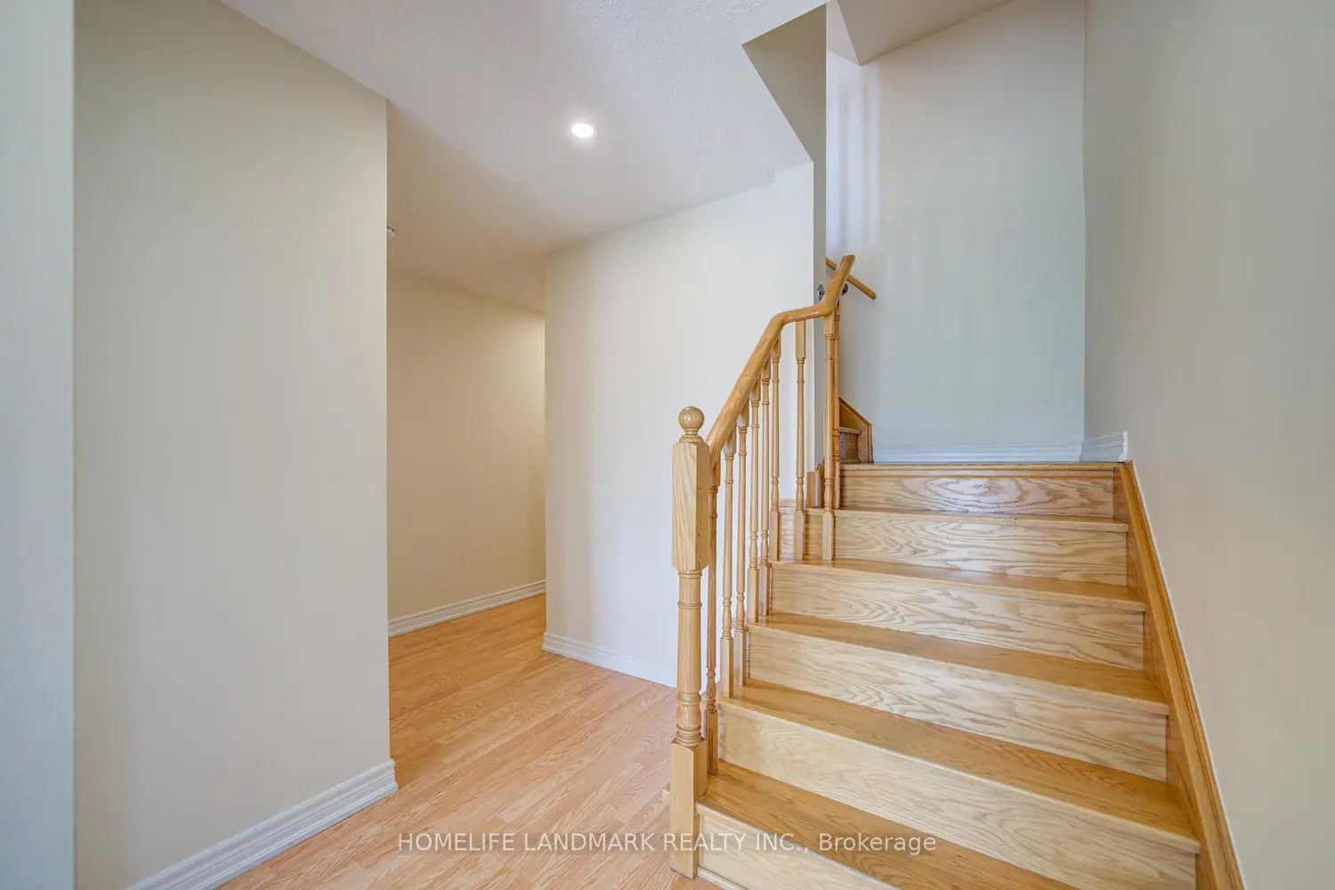 9976 Mccowan Road photo 4