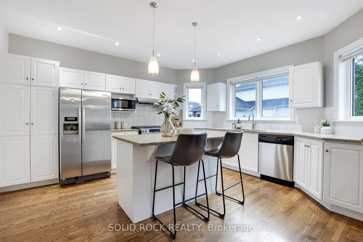 45 Basswood Avenue photo 4