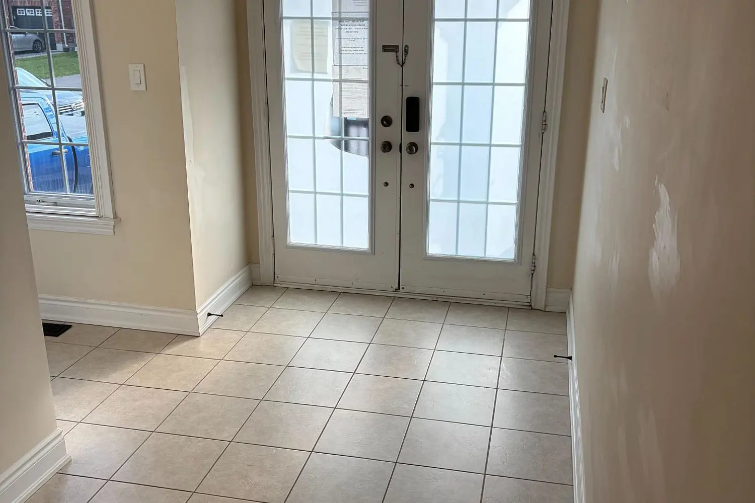 148 Milby Crescent photo 2