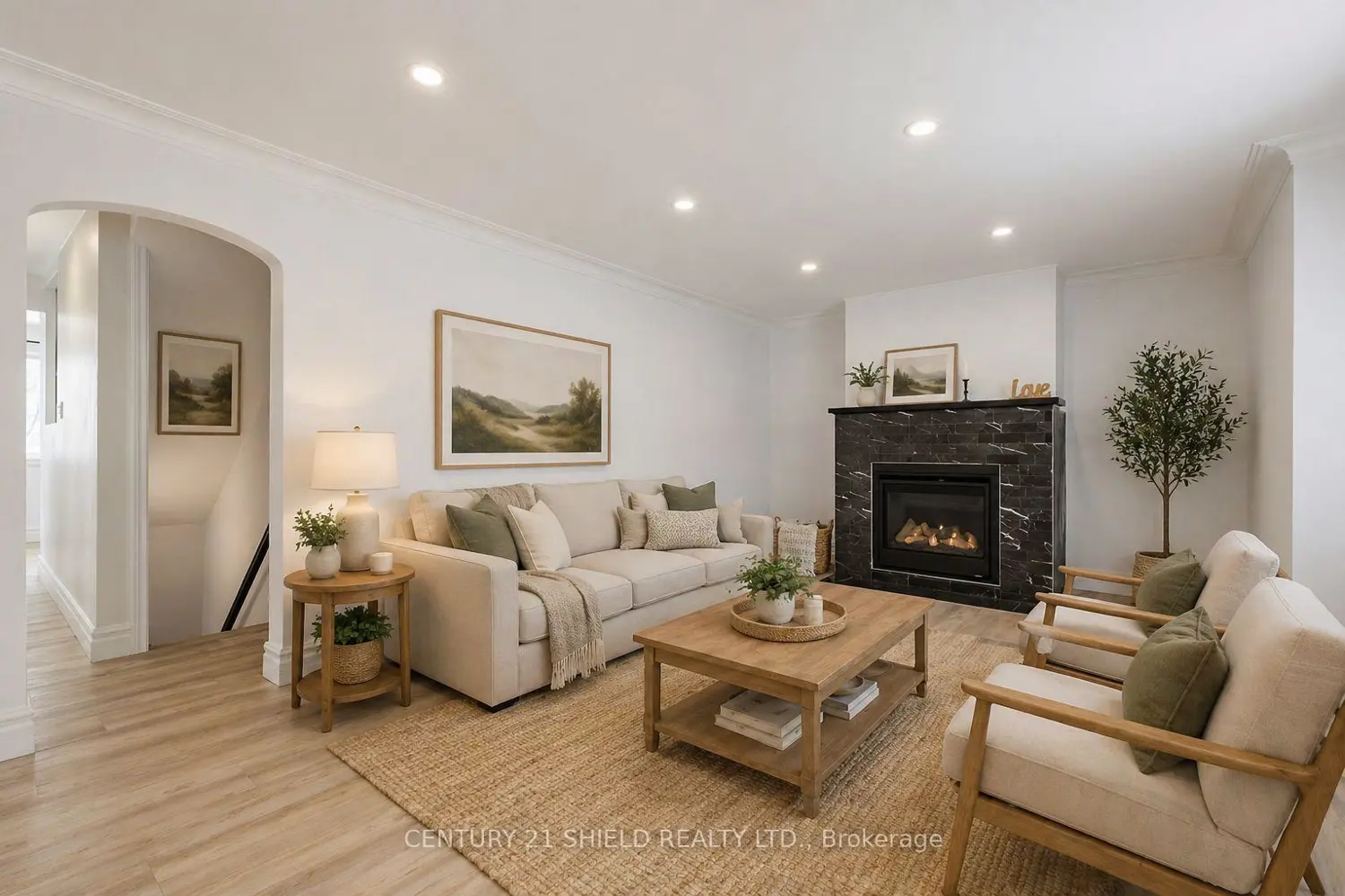 2030 Pitt Street photo 3