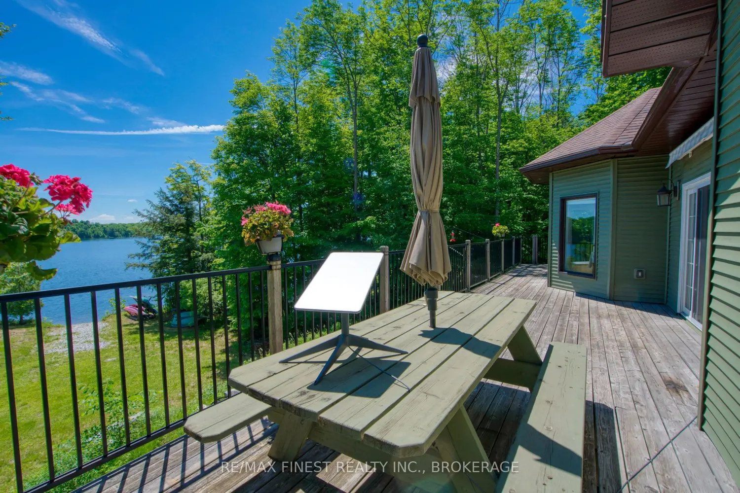 1252 Clement Road photo 4