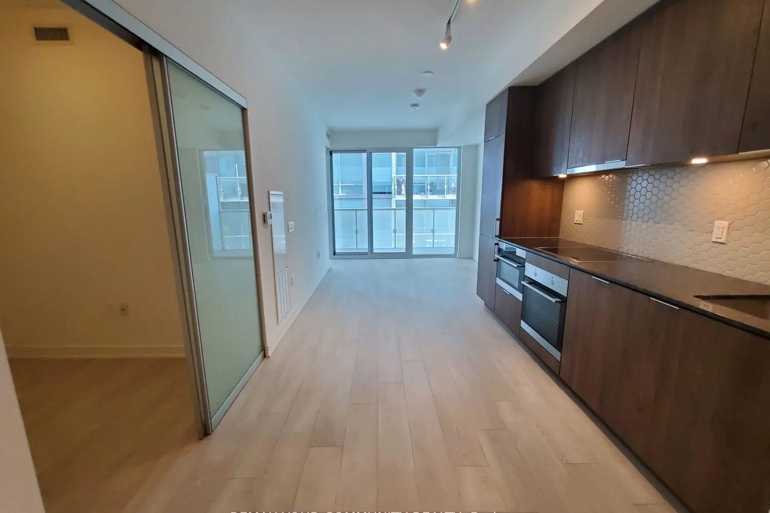 15 Queens Quay 408