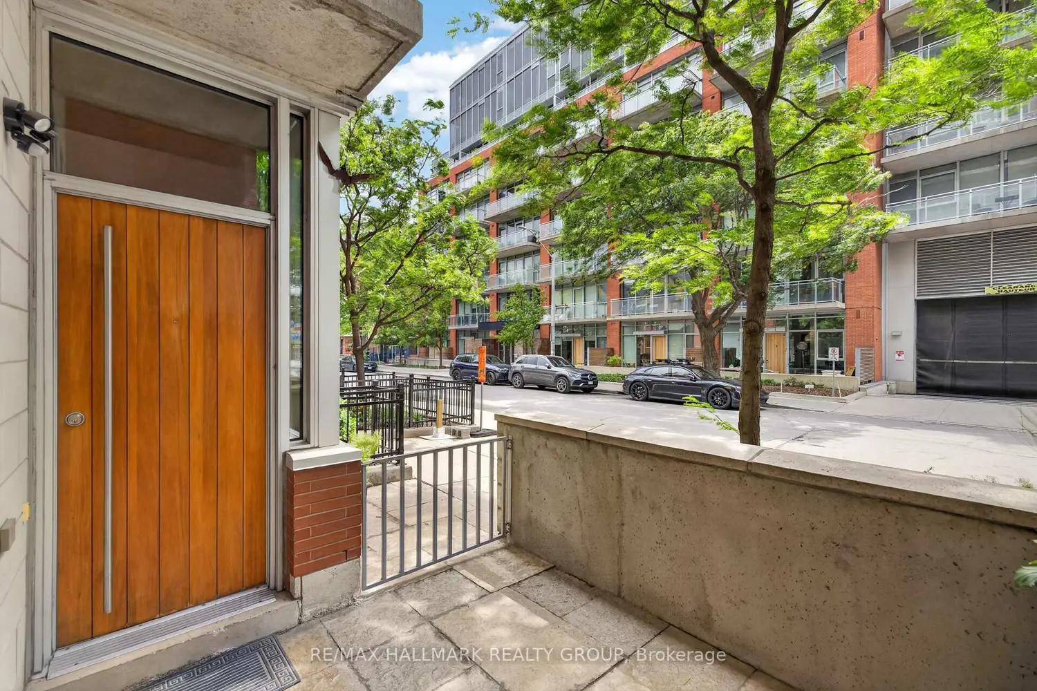 353 Mcleod Street photo 4