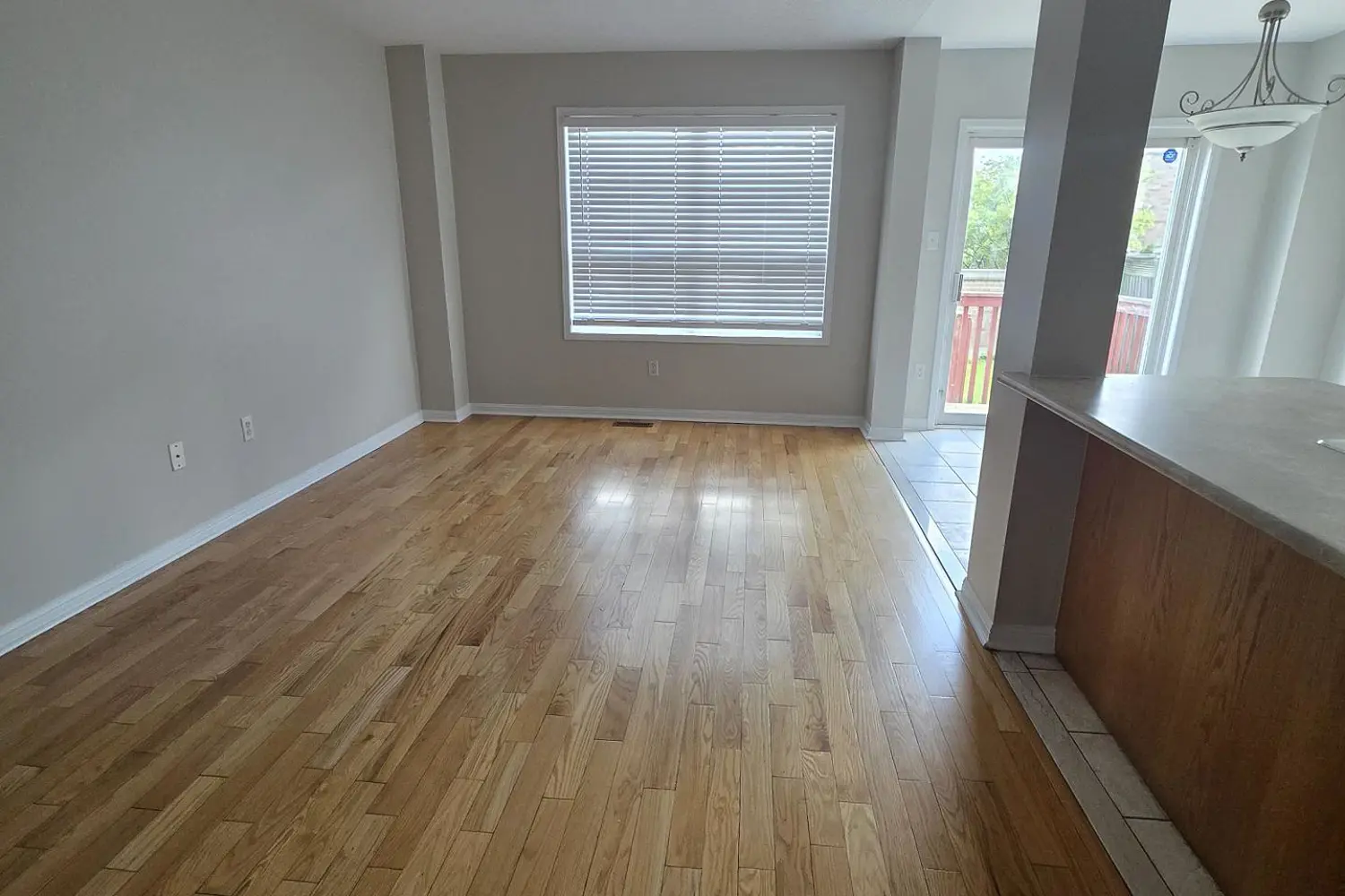 138 Tianalee Crescent photo 3