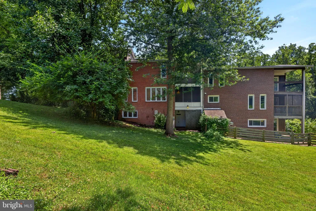 13 Guy Court, Rockville, MD 20850