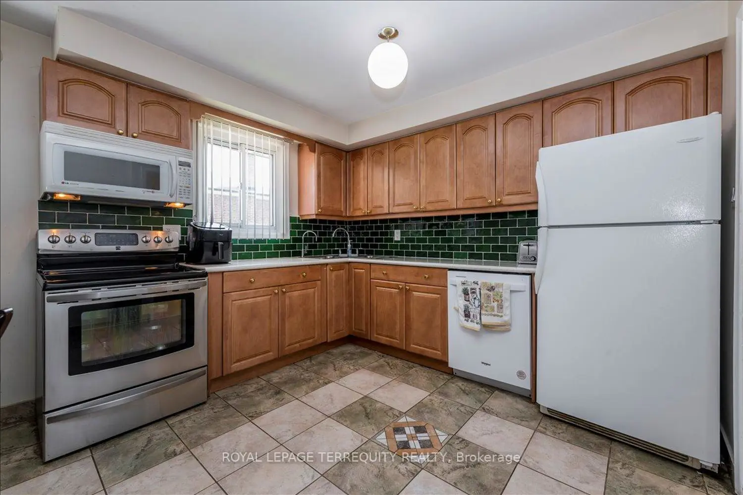 44 Margaret Avenue photo 5