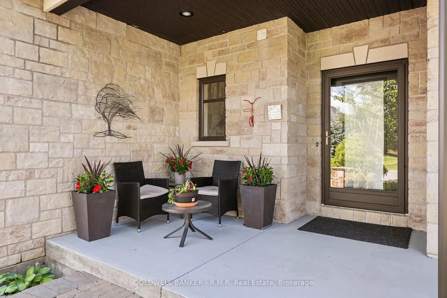 17 Castle Ridge photo 4