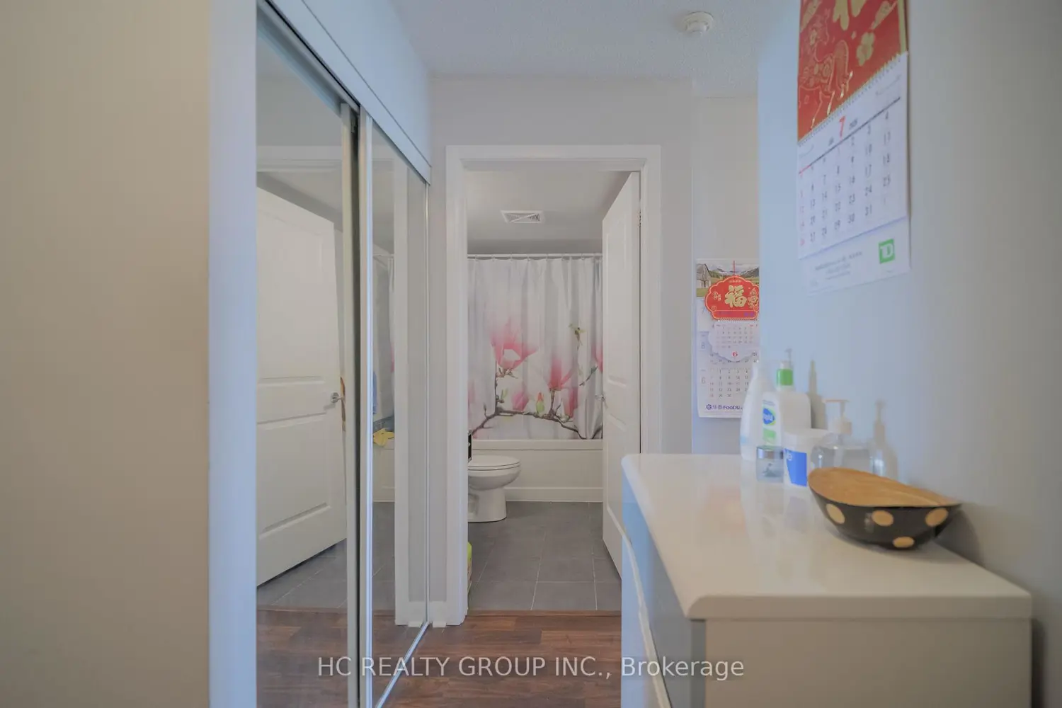 190 Borough Drive 1607 photo 3