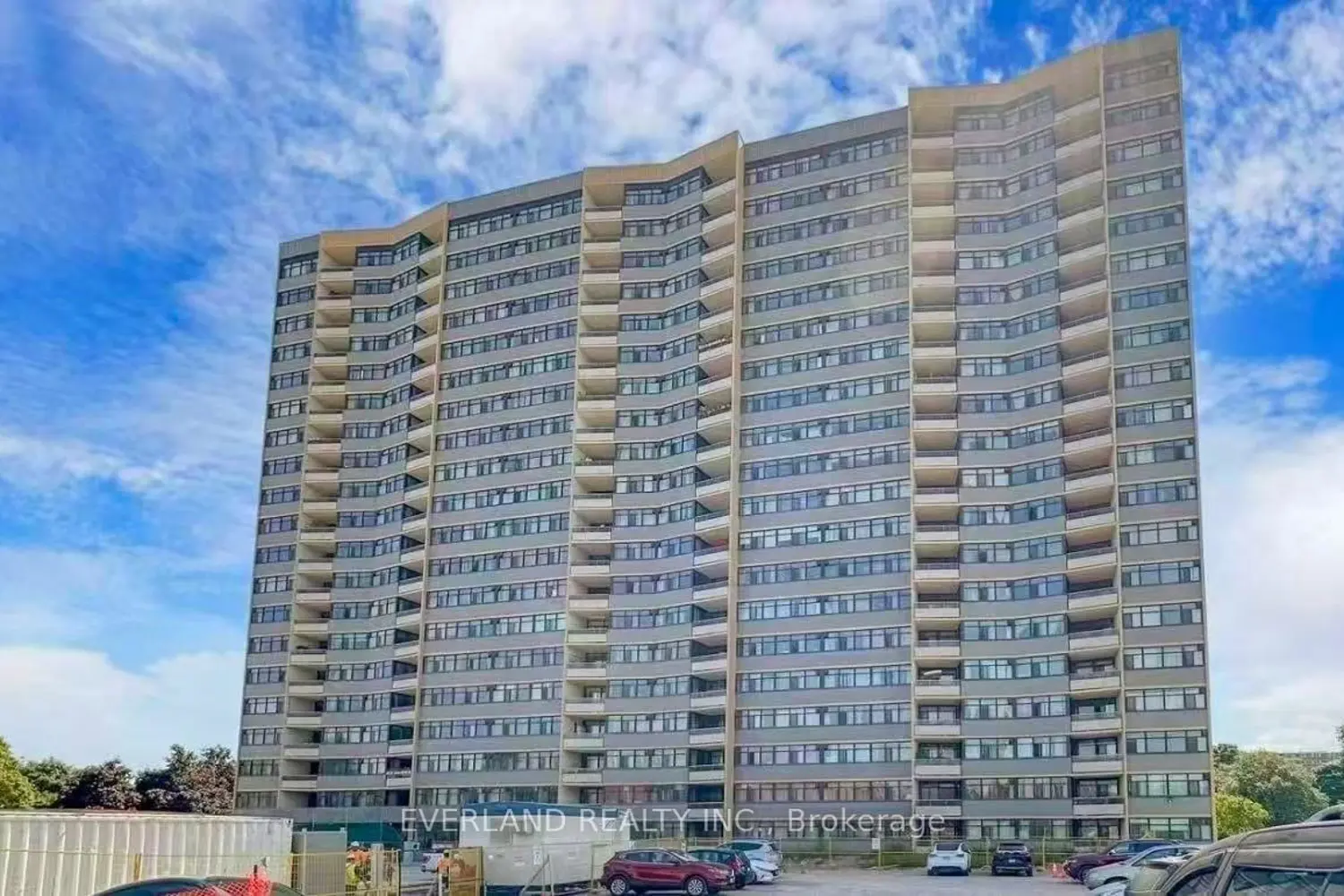 2050 Bridletowne Circle 303 photo 2