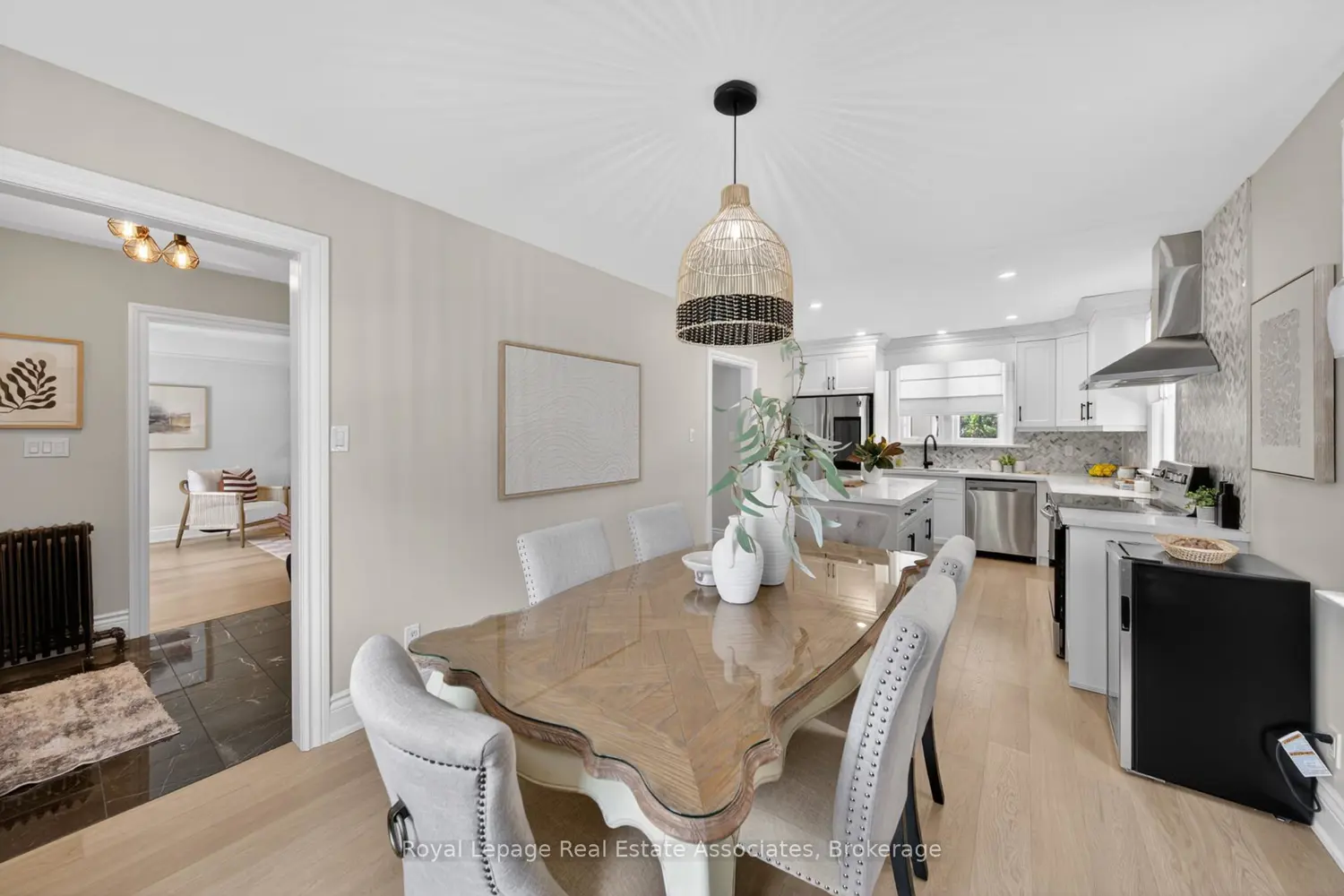 24 Peel Avenue photo 3
