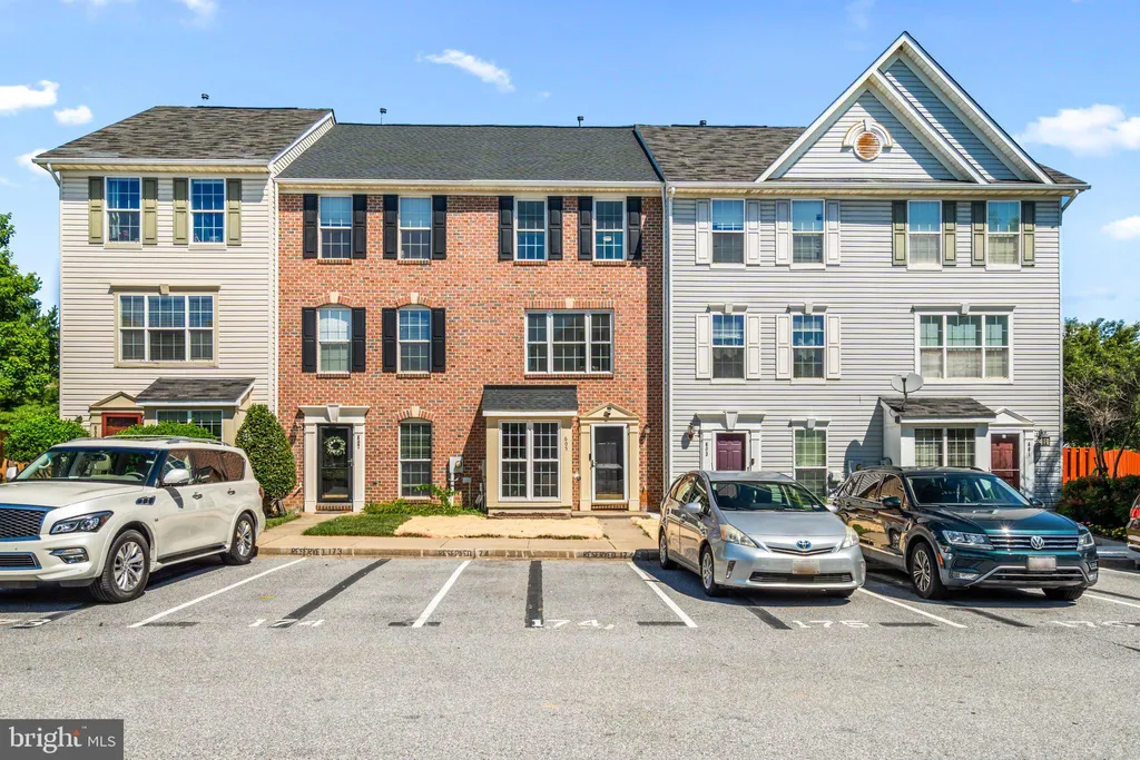 605 Hollowstone Road, Frederick, MD 21703 photo 2