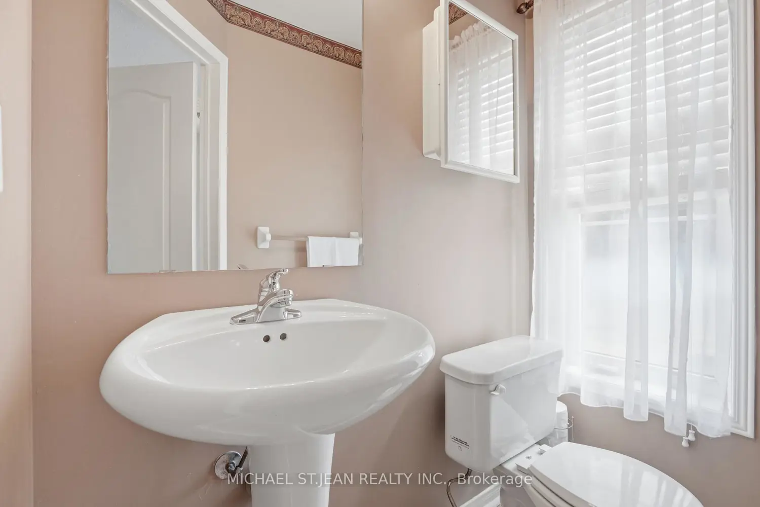 2393 Curtis Road photo 5
