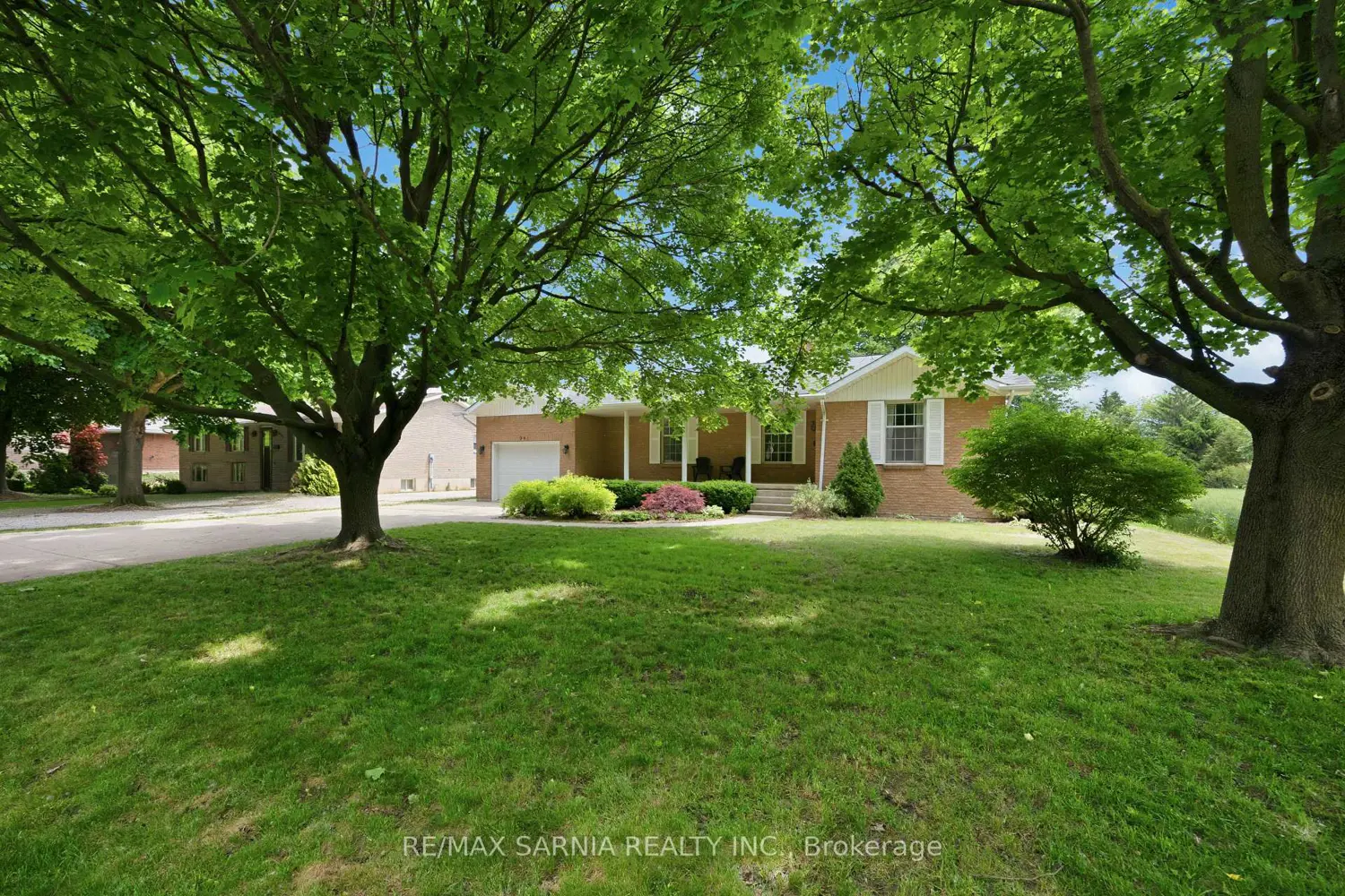 941 Wilson Street photo 2