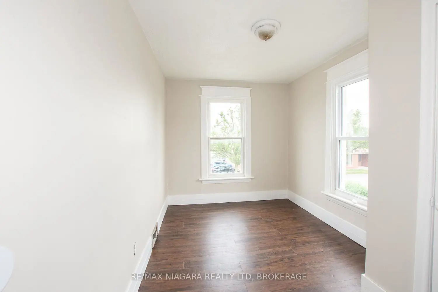 4 Manchester Avenue photo 3