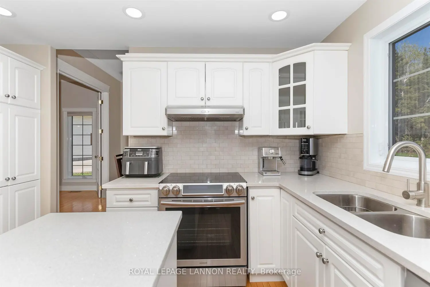 113 Princeton Place photo 3