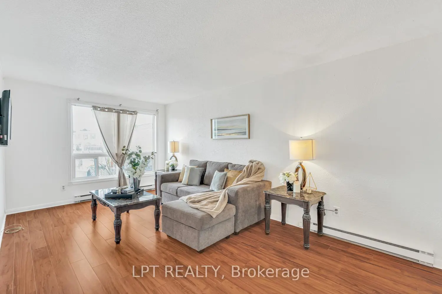 95 Huntingwood Crescent photo 3