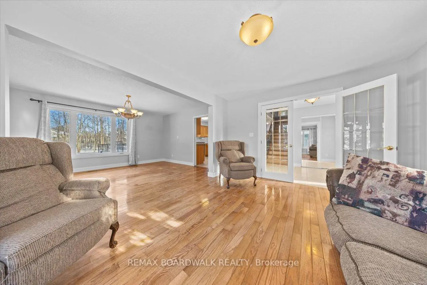 7089 Bush Drive photo 3