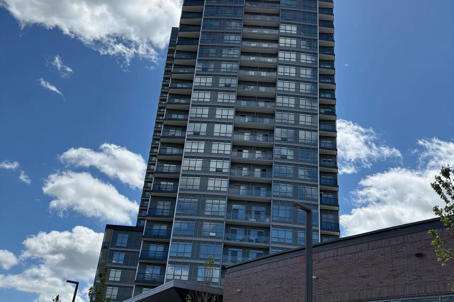 50 Upper Mall Way B-3011