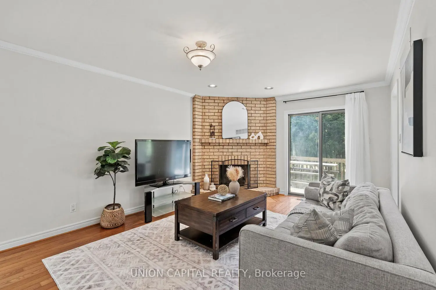 99 Abitibi Avenue photo 4