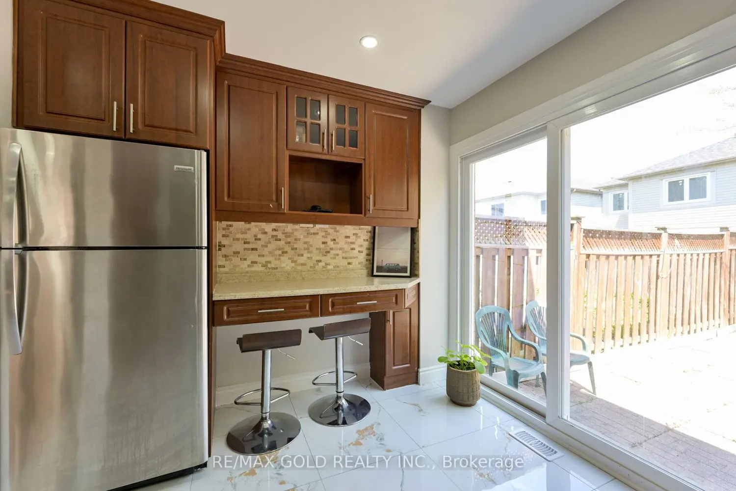 171 Fernforest Drive photo 5