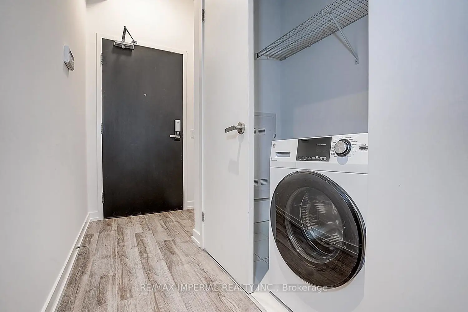 77 Shuter Street 710 photo 2