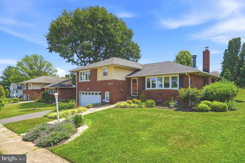 2303 Farringdon Road, Baltimore, MD 21209