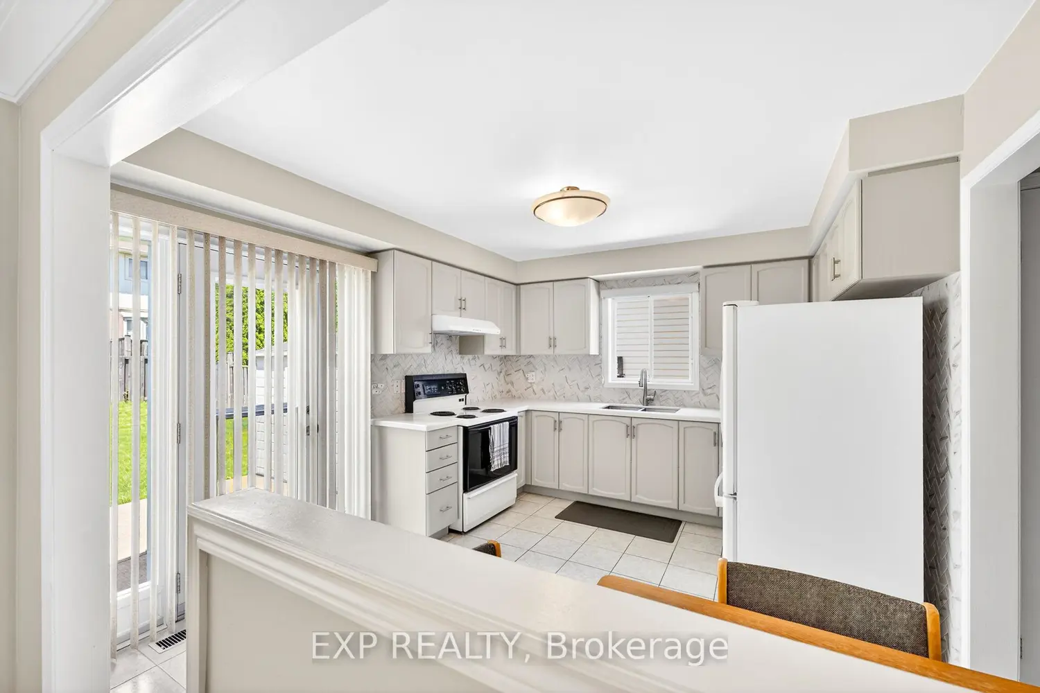 45 Ossington Drive photo 3