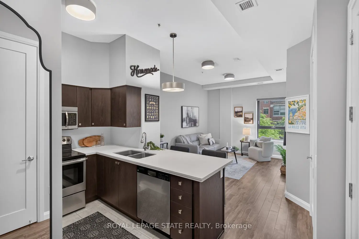 112 King Street 302 photo 4