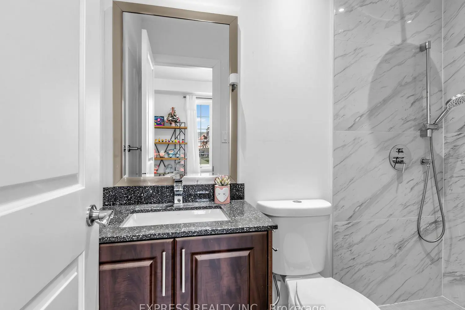 85 Casely Avenue photo 4