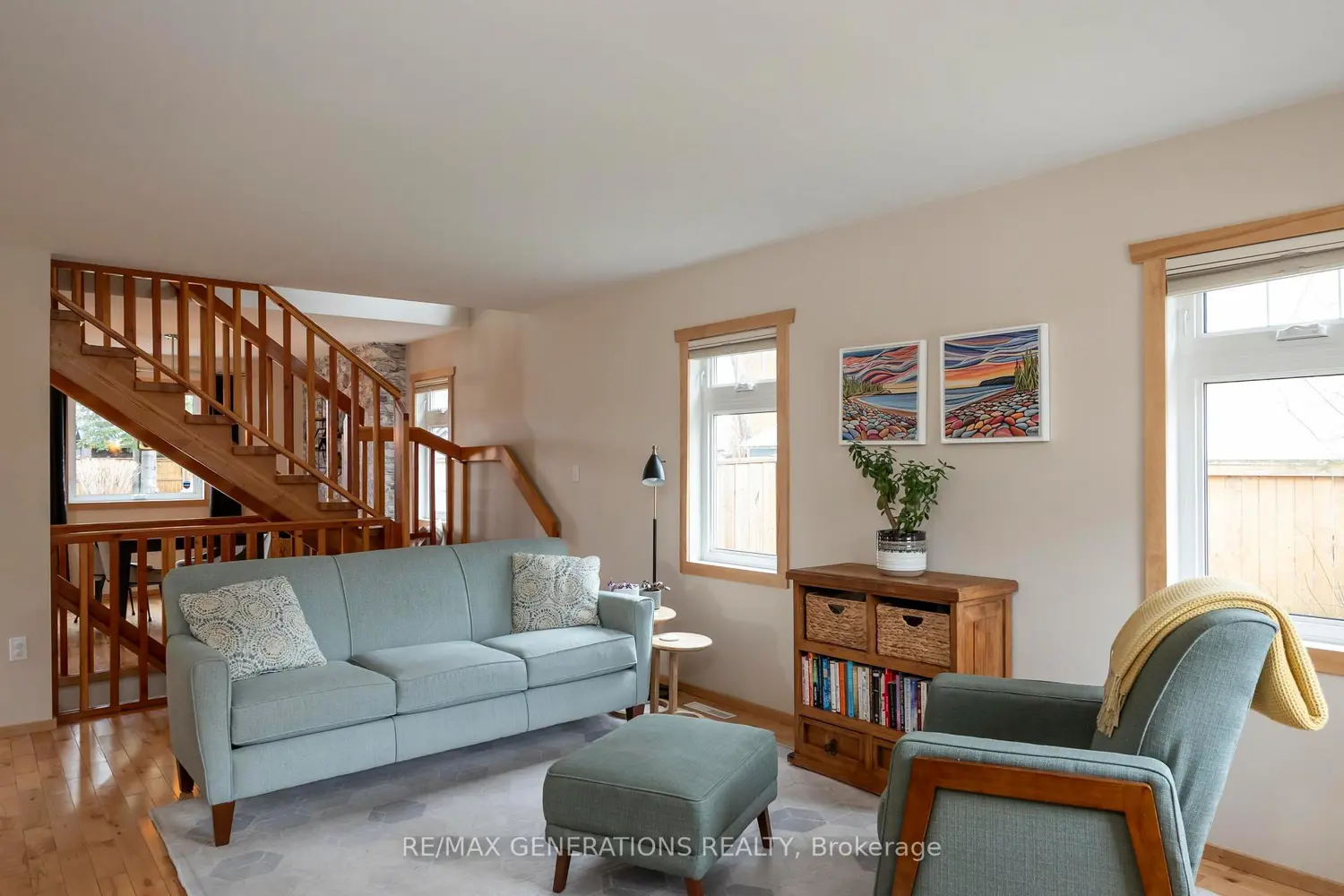 286 Van Horne Street photo 3