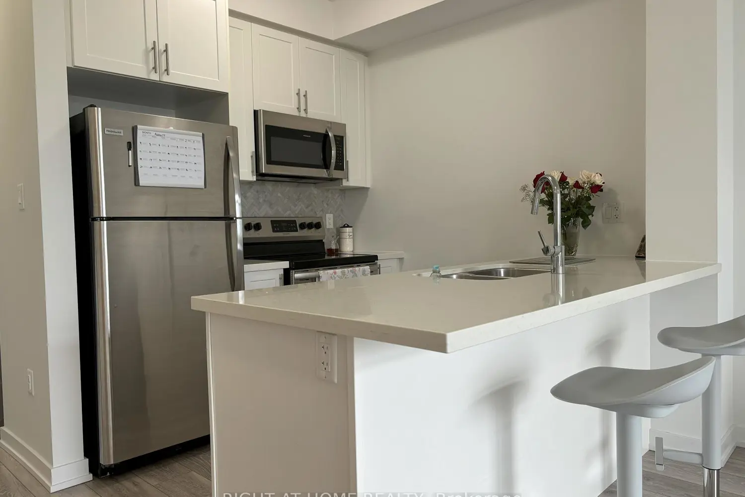 125 Shoreview Place 519 photo 3