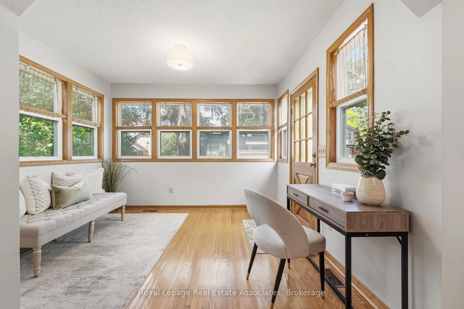 64 Eaglewood Boulevard photo 5
