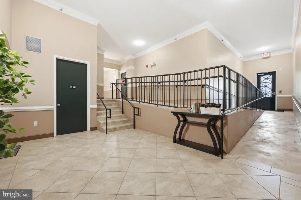7 Booth Street Unit 110, Gaithersburg, MD 20878