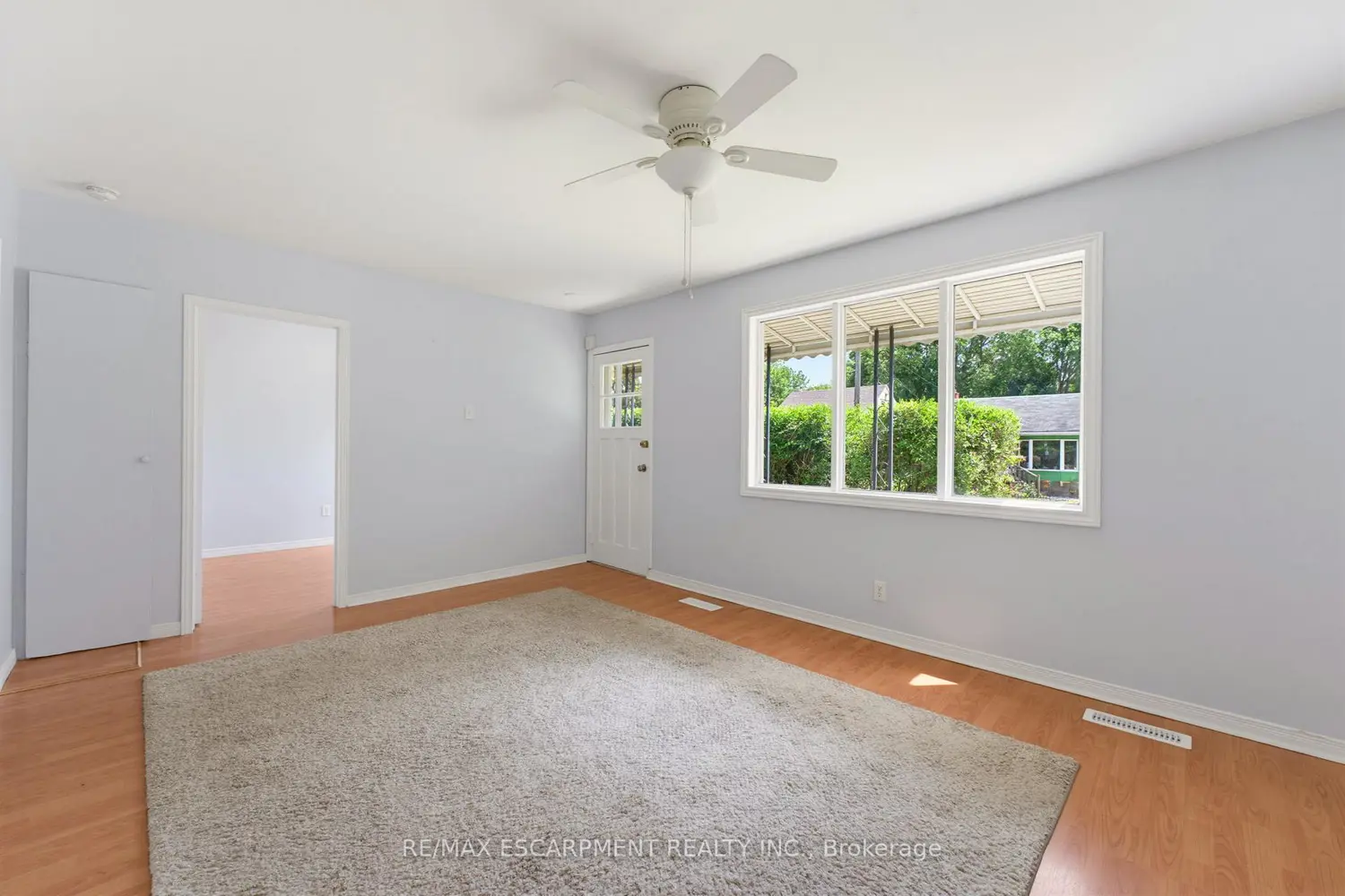 1 Byron Place photo 3