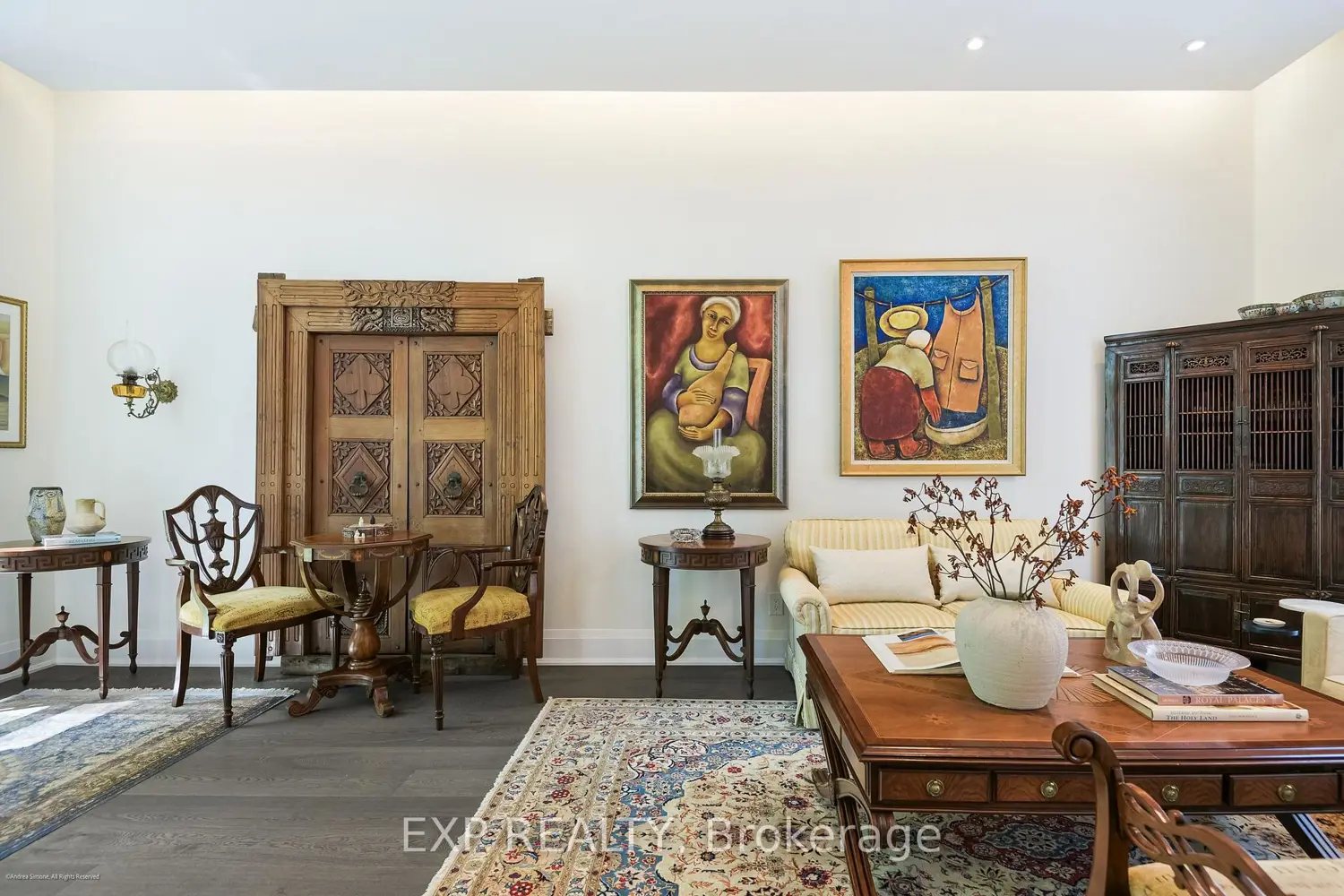 1084 Bay Street photo 4