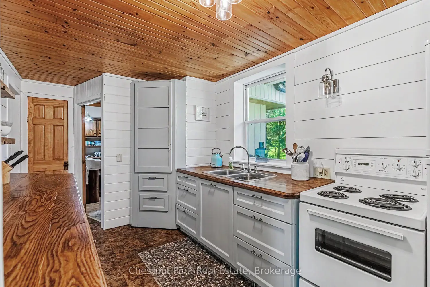 1248 Dorcas Bay Road photo 4