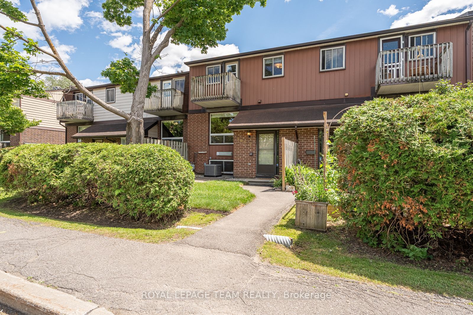 7-402 Montfort Street, Ottawa, ON, K1L 8G7