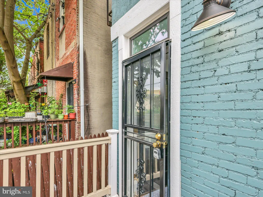 555 Presstman Street, Baltimore, MD 21217