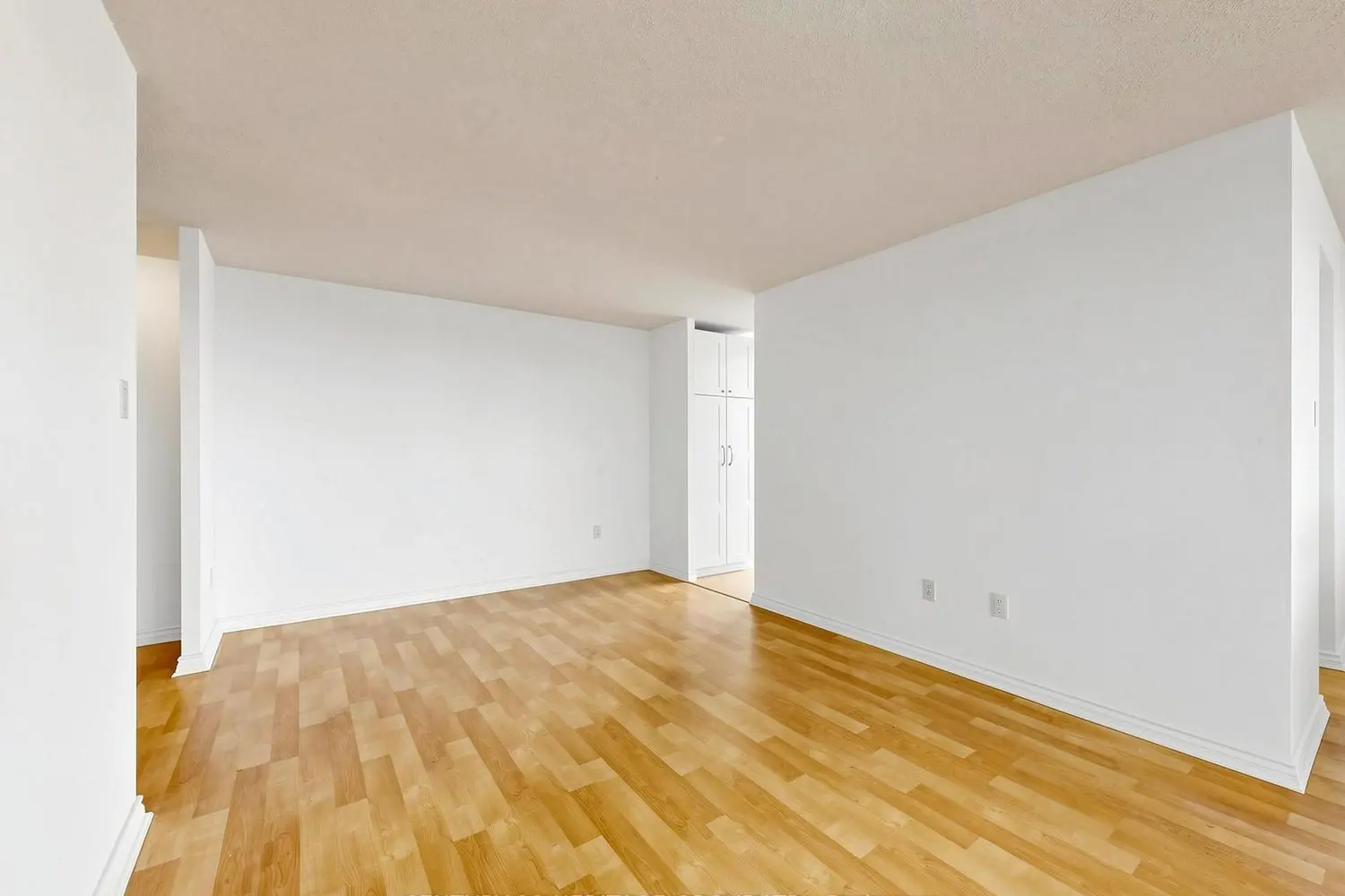 80 Antibes Drive 1503 photo 5