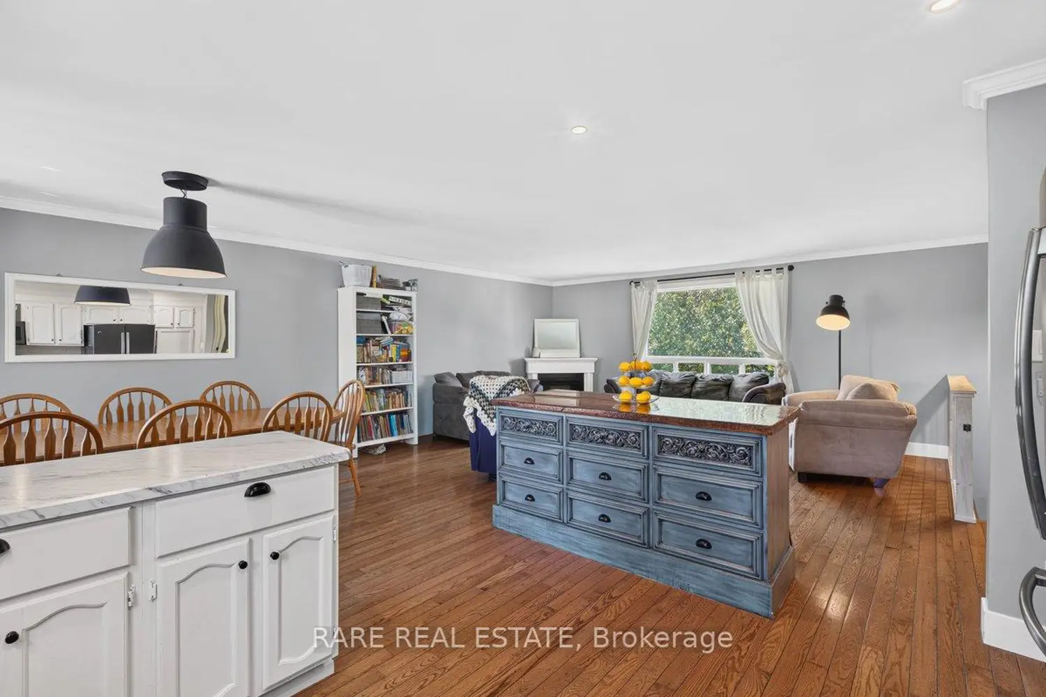 236 Sunnidale Street photo 2