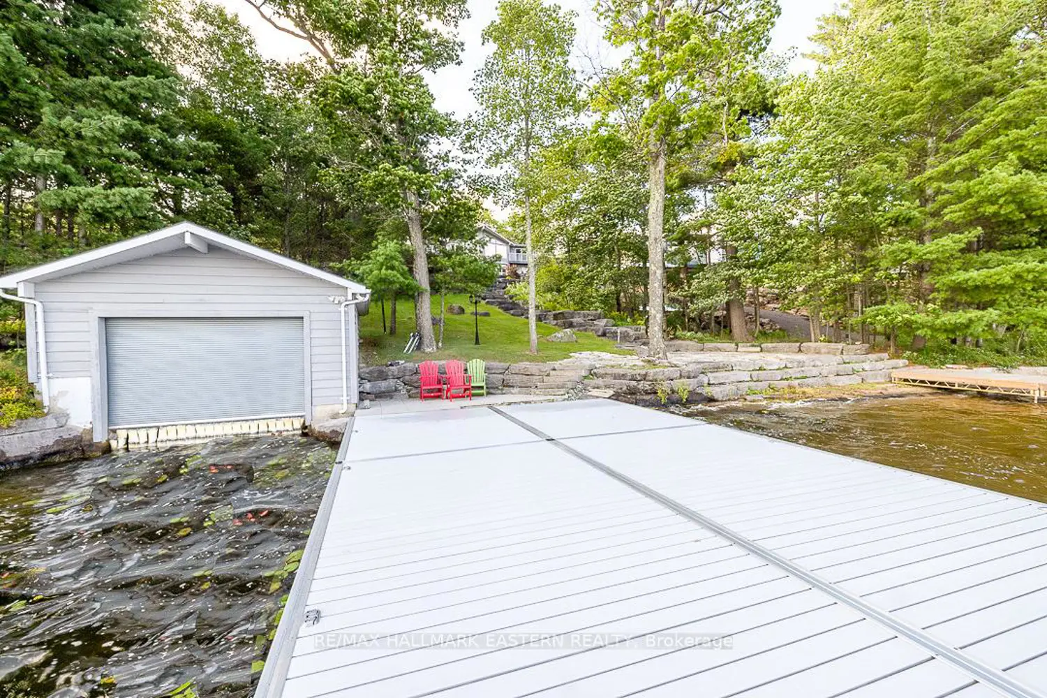 15 Oakridge Drive photo 3