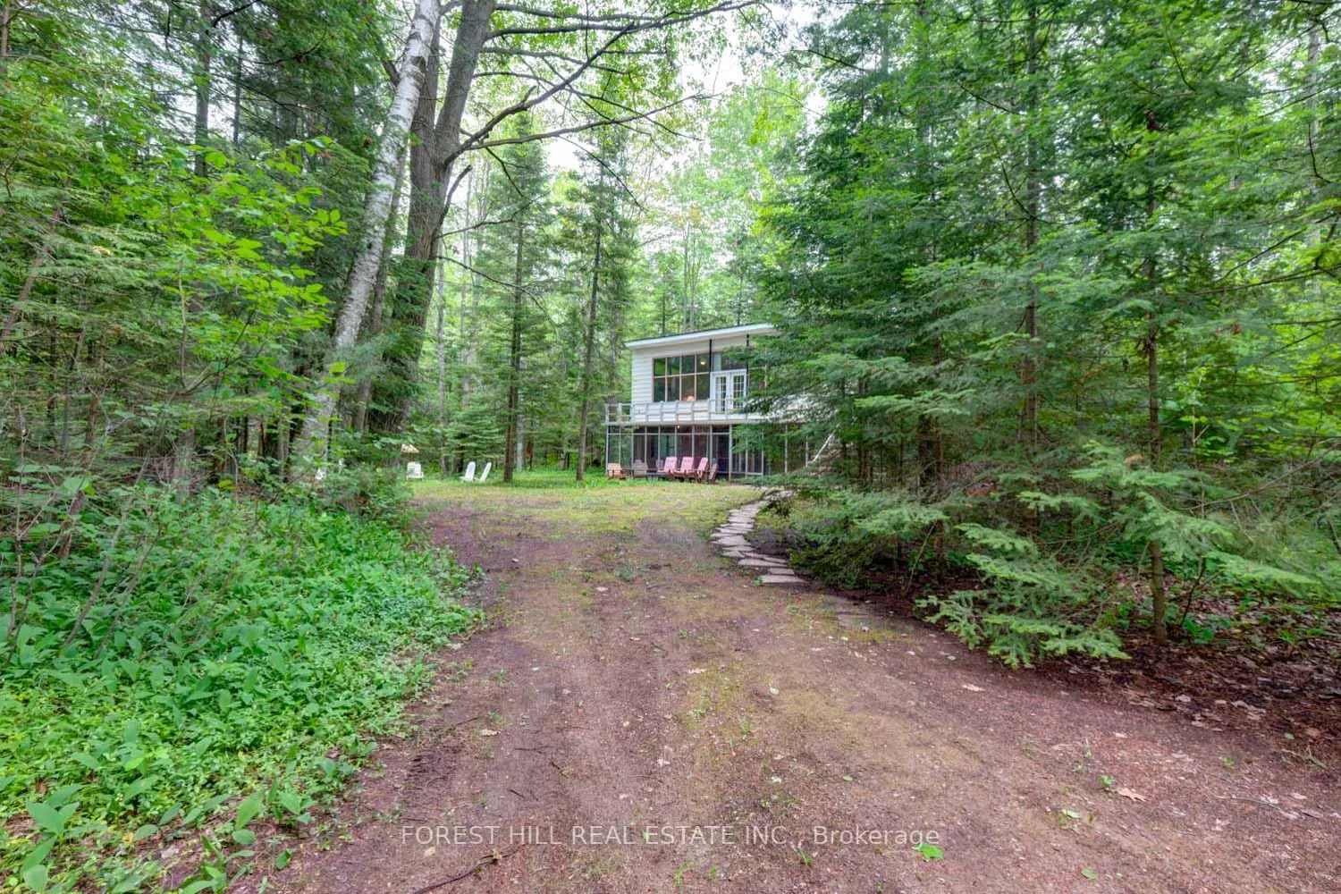 49 Leslie Street photo 4