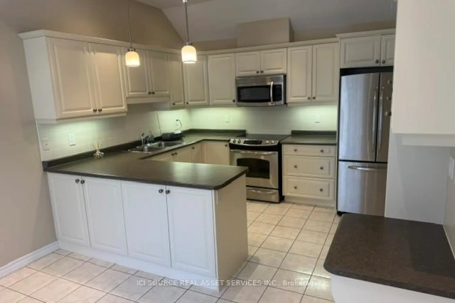 19 Leland Lane photo 3