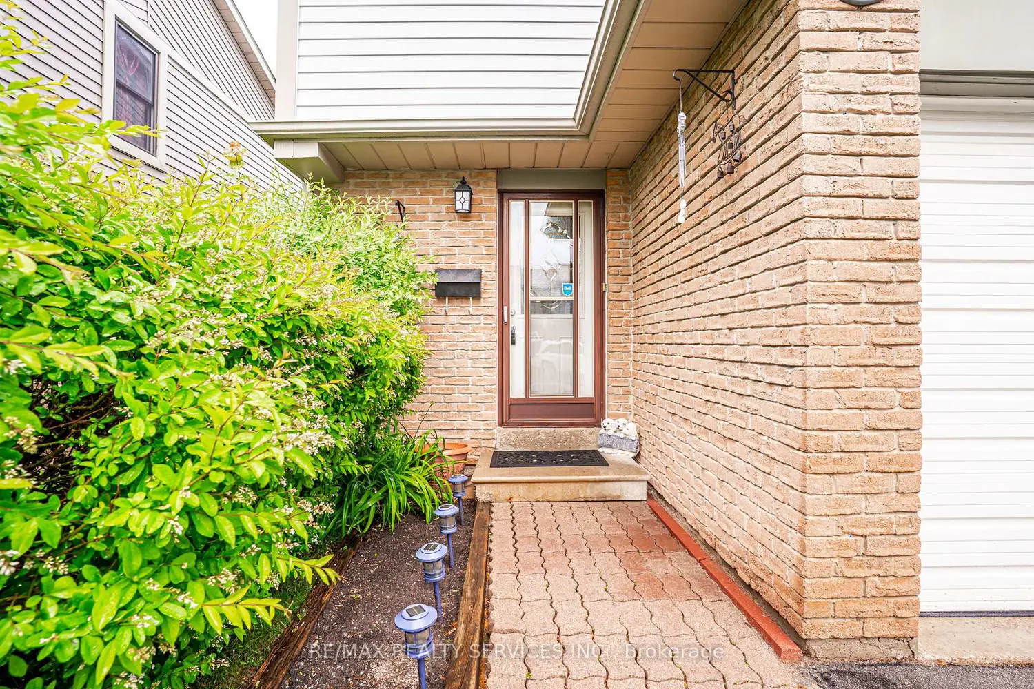 125 Ashton Crescent 125 photo 3