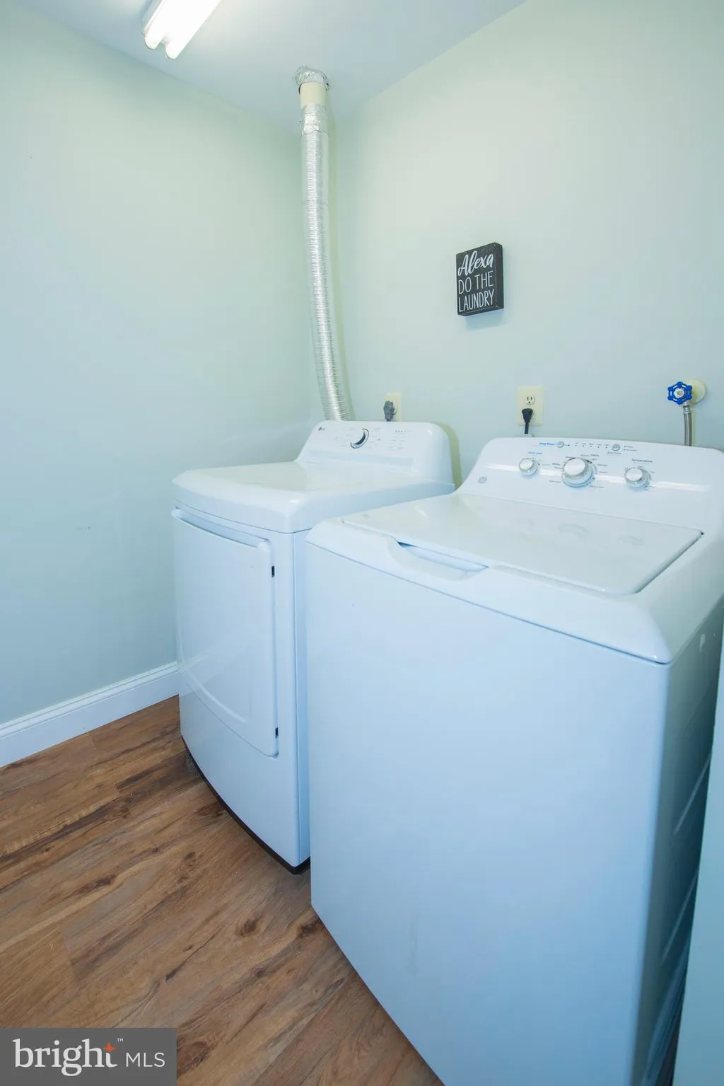 8698 Delcris Drive, Gaithersburg, MD 20886